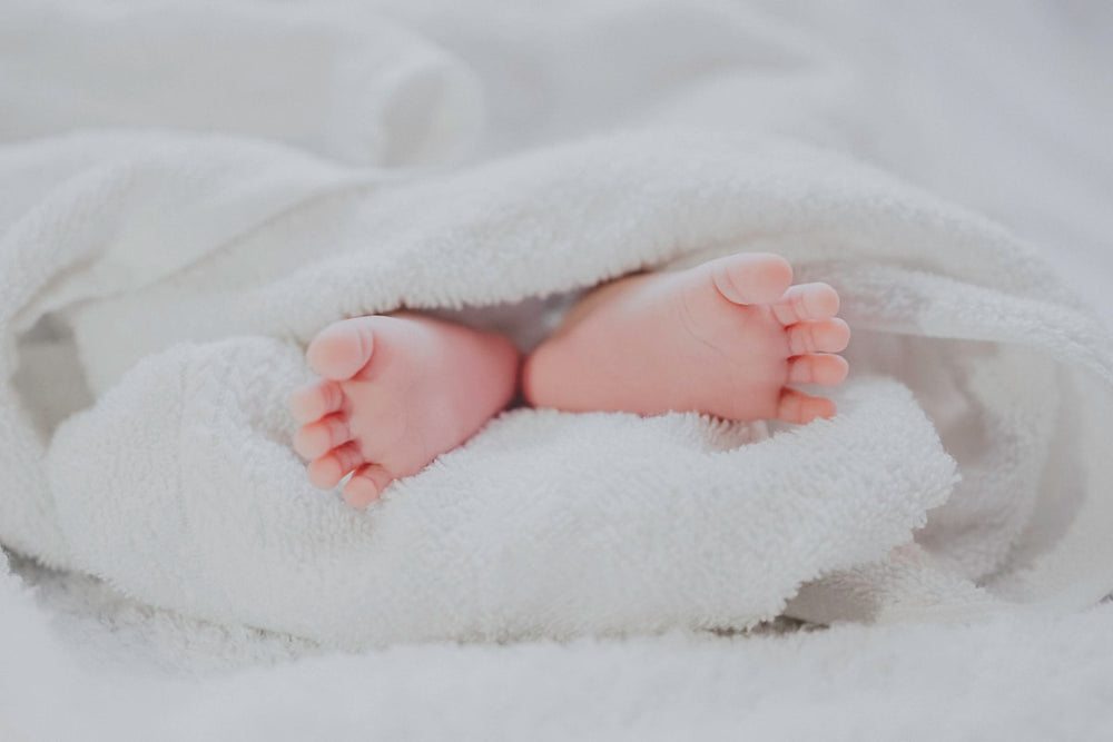 Cara Mengganti Baju Bayi dalam 3 Detik Tanpa Rewel
